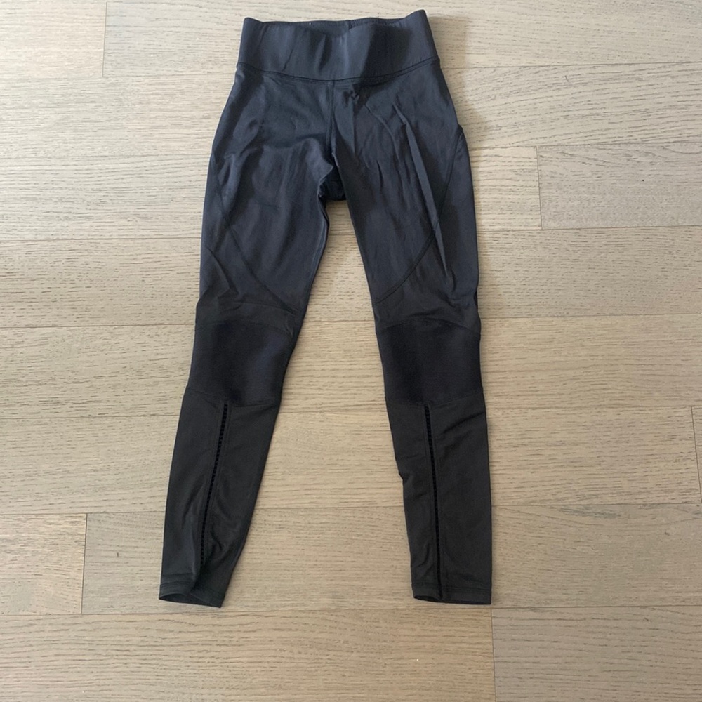 Michu NY. Black Detail Legging. Bought on Bandier.com. SIZE XS.